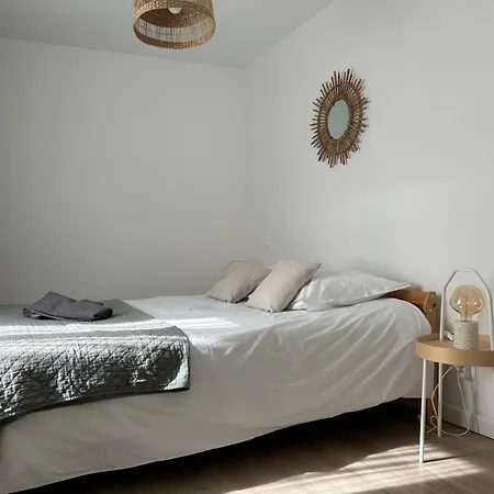 Appartement La Terrasse : Chic 2 Au Coeur De